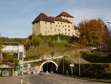 15. Schattenburg - Rückansicht image-3212