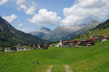 Tannberg-Zug-bl-am-2016-_2_-webbearb