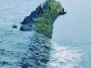 09. Rheindamm bricht 1987 image-49940