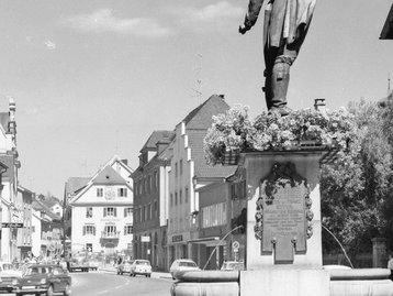 11. Riedmillerdenkmal image-2906