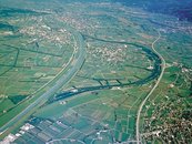 01. Natürlicher Grenzverlauf im Tal image-73744