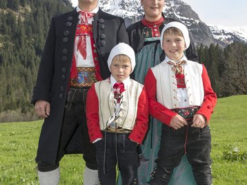 28. Walsertracht image-3085
