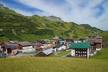 Tannberg-Zuers-bl-am-2016-webbearb