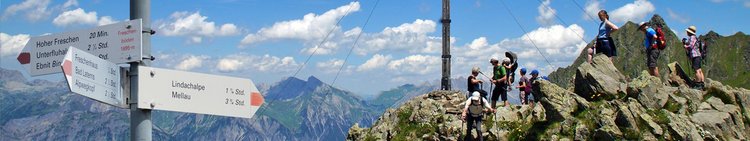 Verschiedenes-Wanderregeln-Schild-Freschen-Gipfel-Montafon-3500114-1920x360