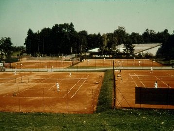 41. Tennisplätze image-5067