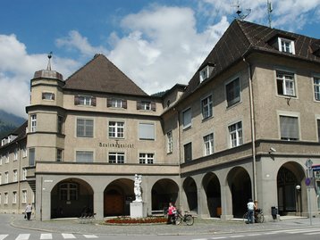 07. Bezirksgericht mit Freiheitsplatz image-2871