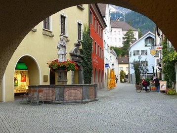 08. Stadtbrunnen und Laubengänge image-2872