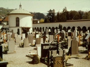 30. Friedhof Markt image-5055