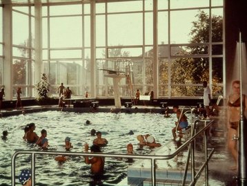 33. Hallenbad image-5057