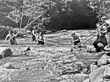 15a. Historische Holzbringung: Trift image-54245