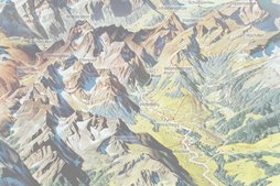 3500081_01c-Panorama-Kleinwalsertal-mit-Beschr-3zu2-Wandertagsziele-50