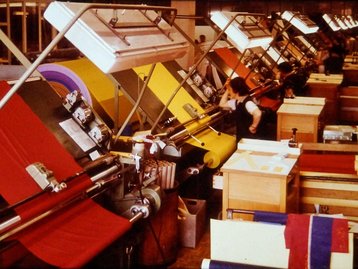 29. In einer Textilfabrik image-12476