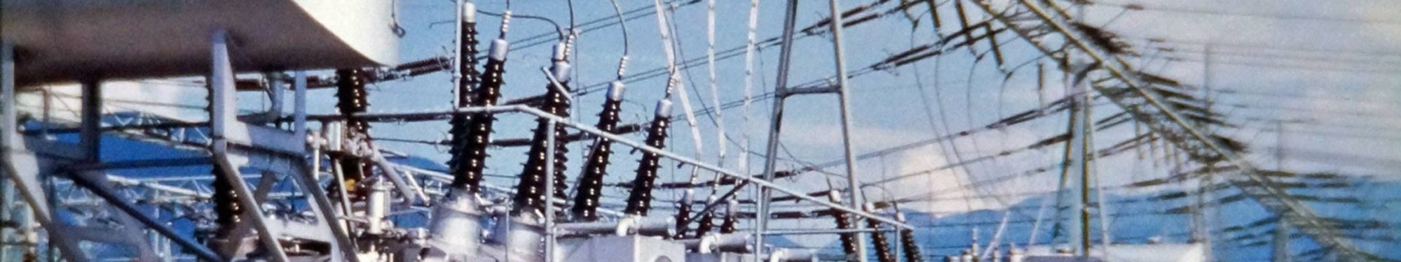 118e8-Elektrizitaet-18_Hochspannungsleitung-1920x360