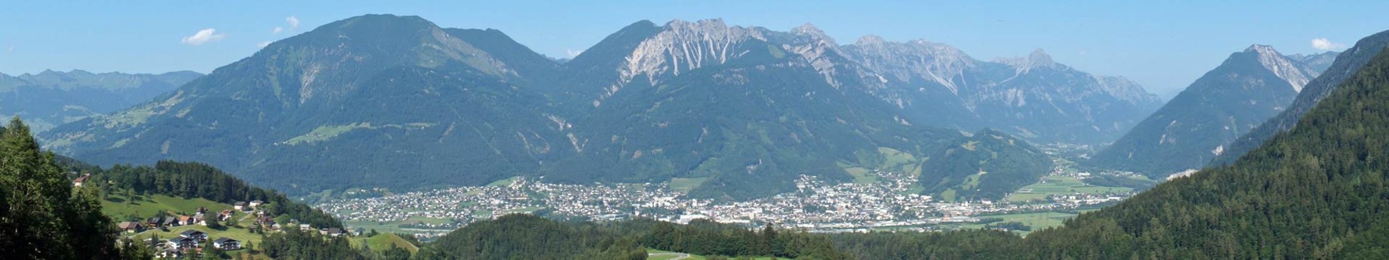 b950a-Panorama-Bludenz-Brandnertal-15-7-2015-Panorama-Blick-auf-Bludenz-hg-cl-2015-1920x360
